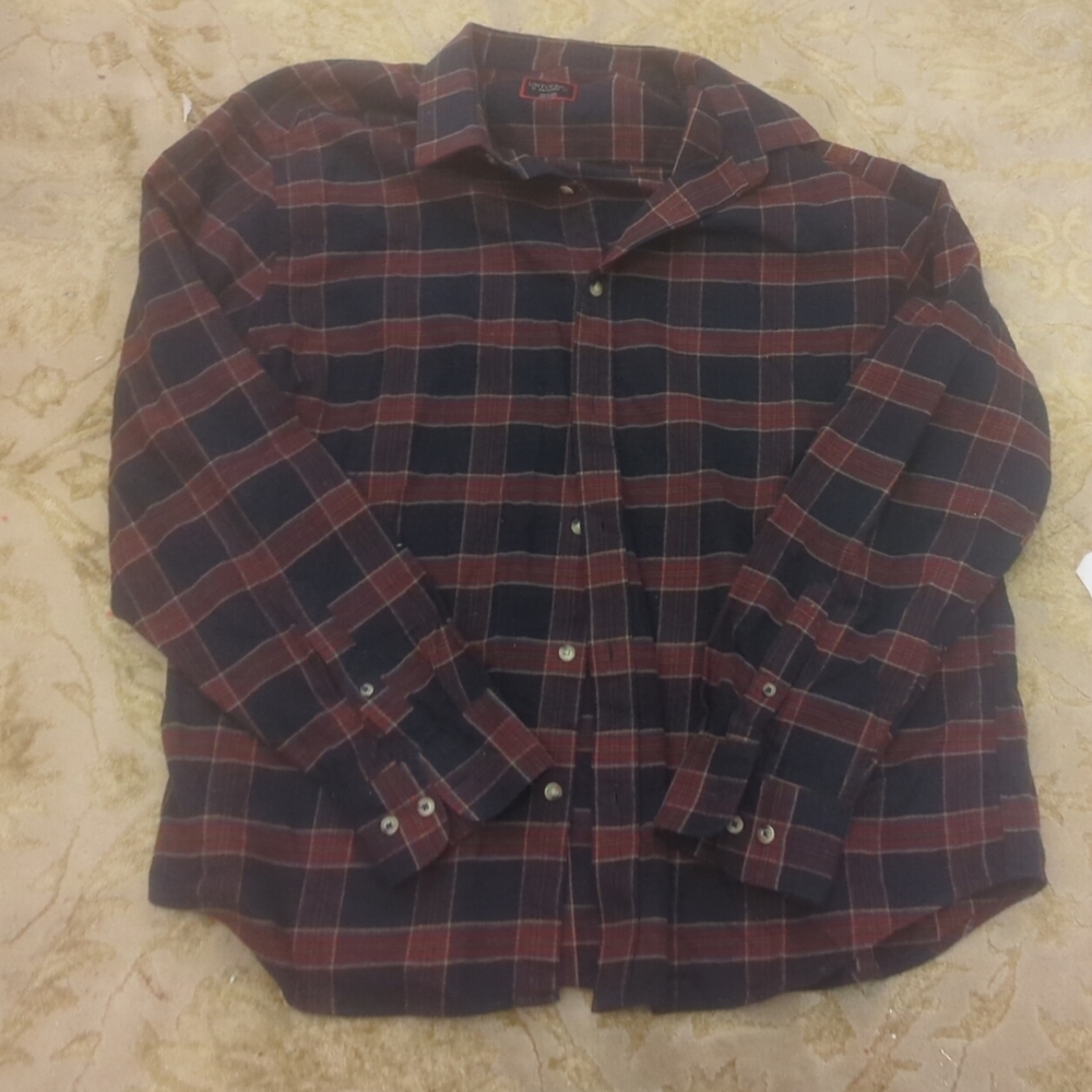 UNTUCKit Men's Plaid Shirt - Navy and Burgundy